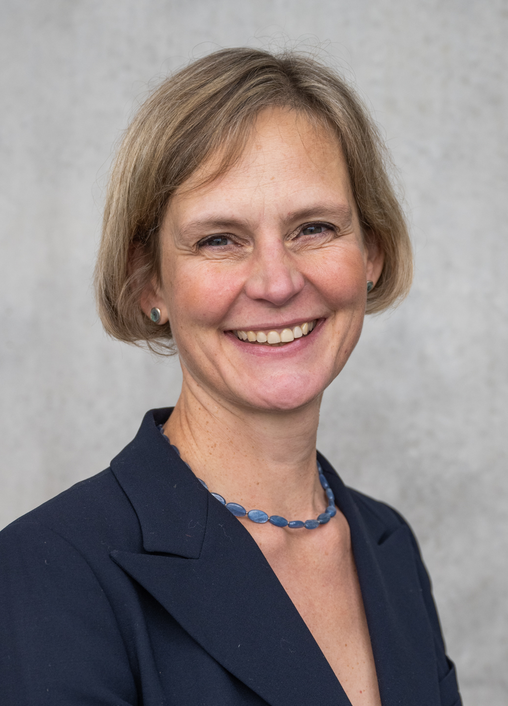 A person smiling at the camera

AI-generated content may be incorrect.